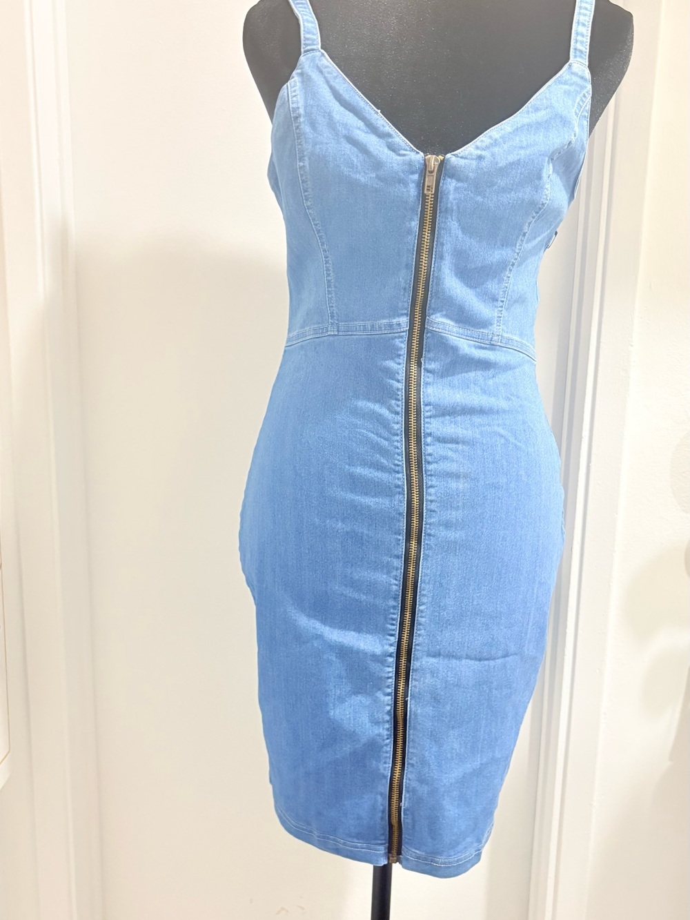 NWOT Haute Monde Light Blue Denim Zip-Front Bodycon Mini Dress - Picture 8 of 8